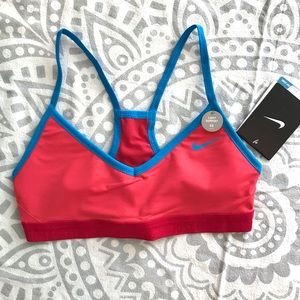 Nike All Favorites V-Neck Sports Bra